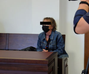 Zabił ojca, matka pomagała mu zacierać ślady. Do tragedii doszło przez ojca?