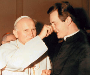 Brat Marian Markiewicz: 35 lat ukrywałem włosy papieża