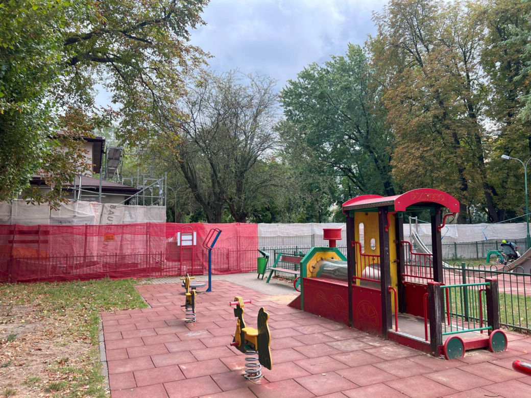 Biblioteka w ogrodzie powstaje na Pradze-Północ