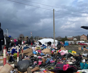 Ukraińscy pogranicznicy mają spore problemy z odprawą uchodźców uciekających przed wojną