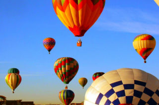 Tragedia podczas festiwalu balonów. Spadł balon z pięcioma osobami, jedna nie żyje