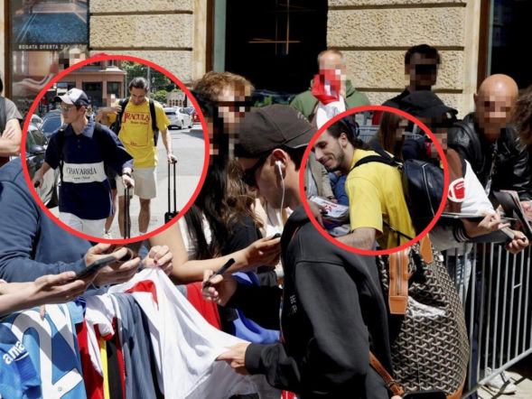 Bramkarz reprezentacji jak kurczak! Widać go z daleka. Kadrowicze dotarli na zgrupowanie