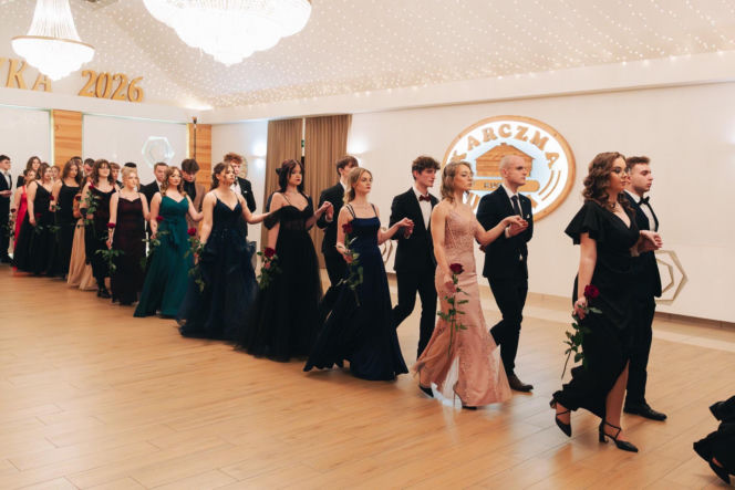 Studniówka 2026 maturzystów Zespołu Szkół Zawodowych nr 1 w Starachowicach