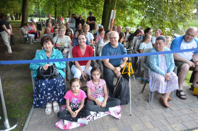 Dawne słowiańskie obrzędy ożyły w Parku Aleksandria w Siedlcach. Zespół Chodowiacy zaprezentował widowisko „Kupalnocka”