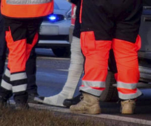 Policjanci dachowali nieznakowanym BMW! Dwóch funkcjonariuszy w szpitalu