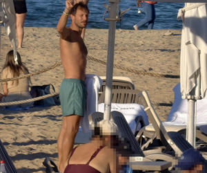 Mateusz Banasiuk na plaży w Sopocie. Tak wyglądał, gdy zrzucił koszulkę!