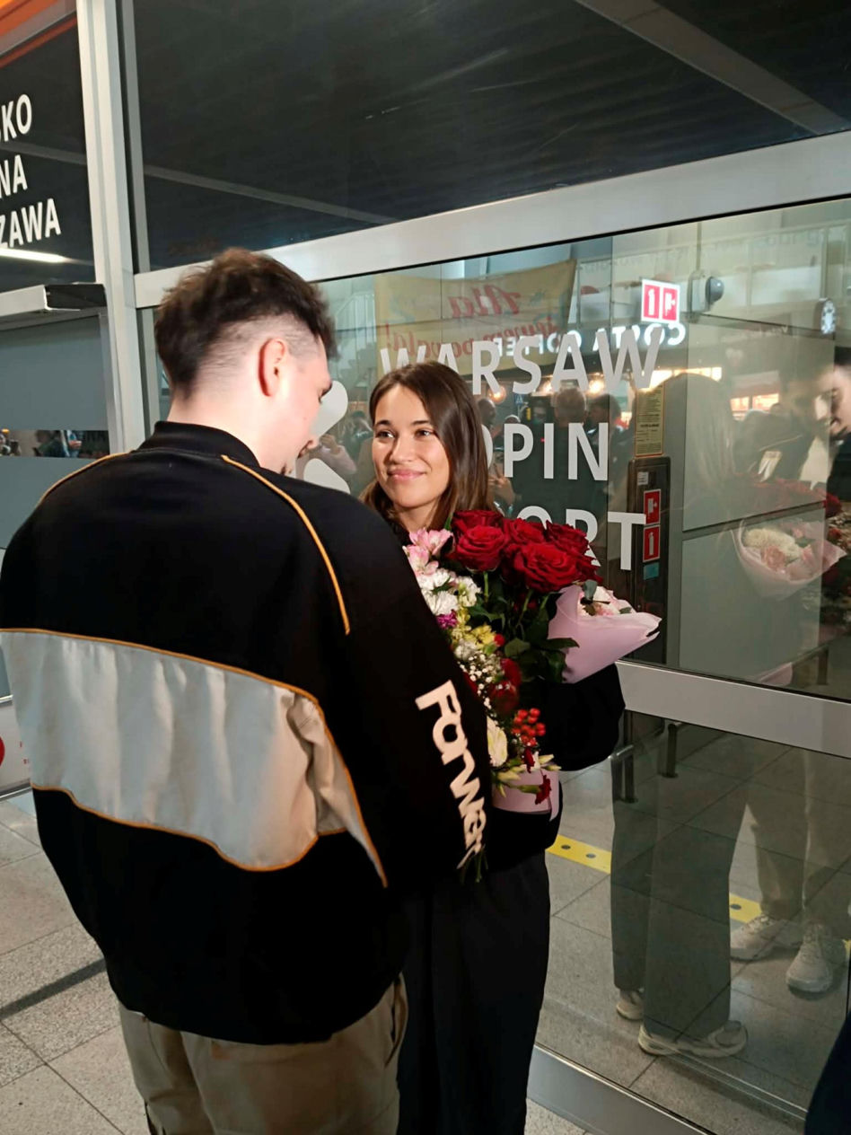 Alicja Szemplińska na lotnisku
