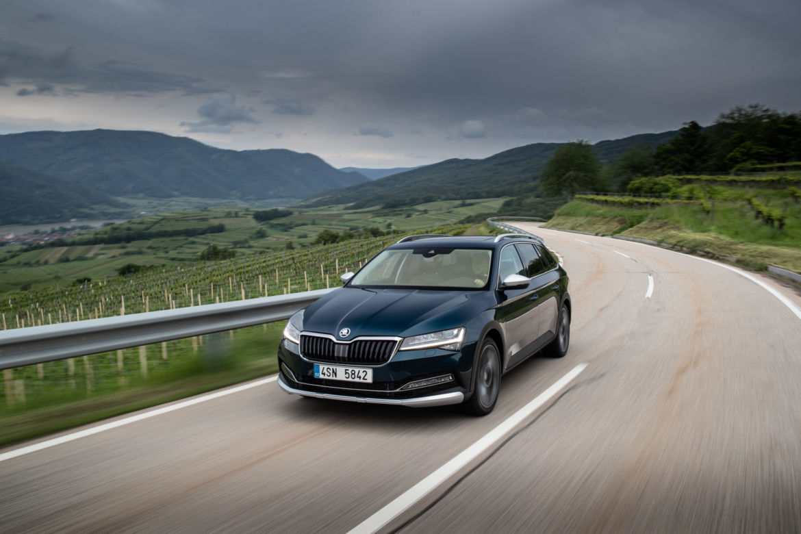 Skoda Superb Scout 2.0 TDI SCR 190 KM DSG7 4x4