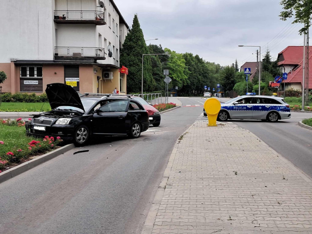 Wypadek u zbiegu ulic Konstytucji 3 Maja i Pileckiego w Starachowicach
