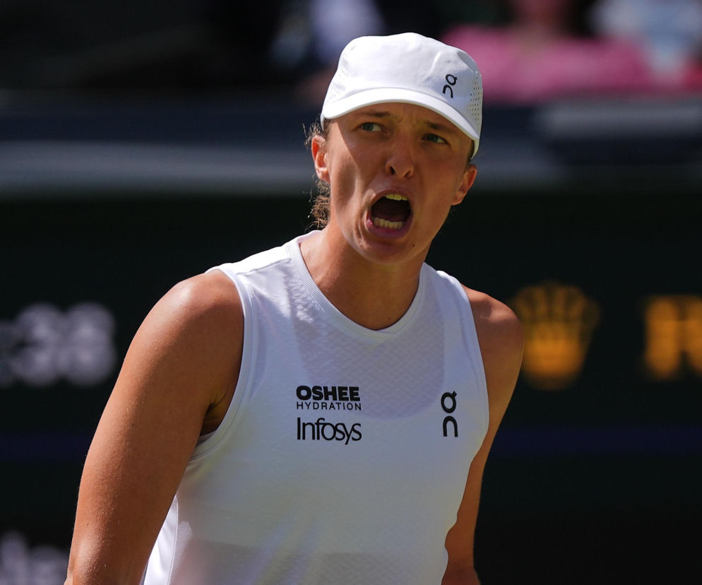 Tenisistka Iga Świątek z okrzykiem radości na korcie. O jej starcie w turnieju WTA Toronto przeczytasz na SE Supersport.