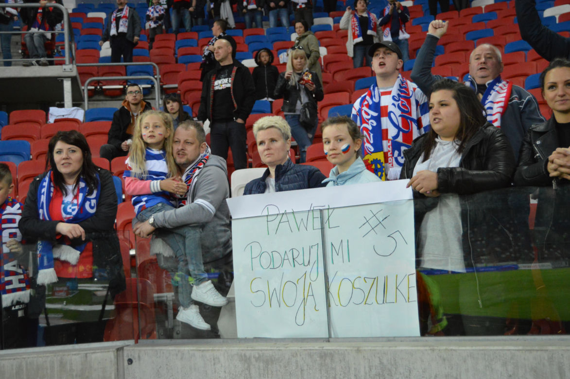 Górnik Zabrze - Arka Gdynia: Nieważny styl, ważne punkty [ZDJĘCIA KIBICÓW]