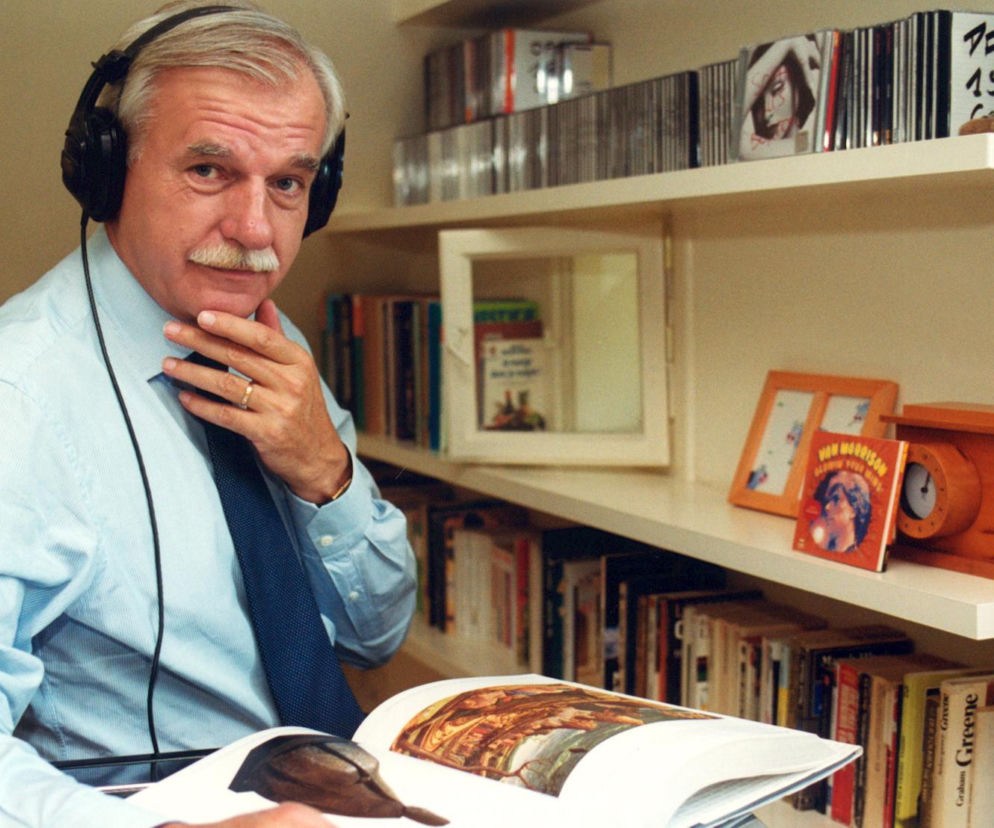 Mało kto wie, że Andrzej Olechowski prezenterem muzycznym i był DJ-em. Wspomniała go gwiazd TVP