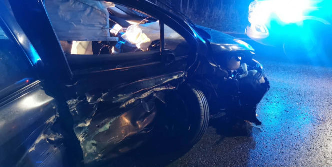 Pilne! Na drodze Starachowice-Lubienia zderzyły się dwa samochody osobowe. Są poszkodowani w tym nastolatka