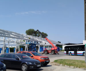 Na terenie MPK w Siedlcach powstaje już wiata dla autobusów elektrycznych. Ogromna konstrukcja robi wrażenie!