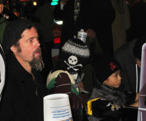 Brad Pitt z synami Maddoxem i Paxem