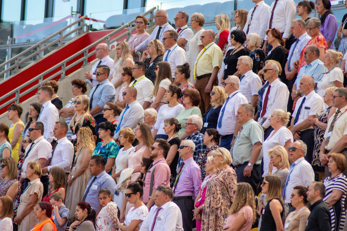 Białystok. Kongres Świadków Jehowy zgromadził tłumy na Stadionie Miejskim