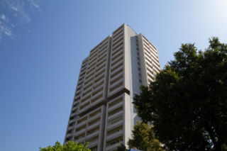 Śląska Żyleta przez lata górowała nad Katowicami. Dziś jest pozostałością PRL-u