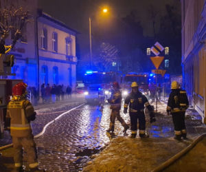 Pożar mieszkania przy ul. Fortecznej w Grudziądzu. Jedna osoba w szpitalu [ZDJĘCIA]
