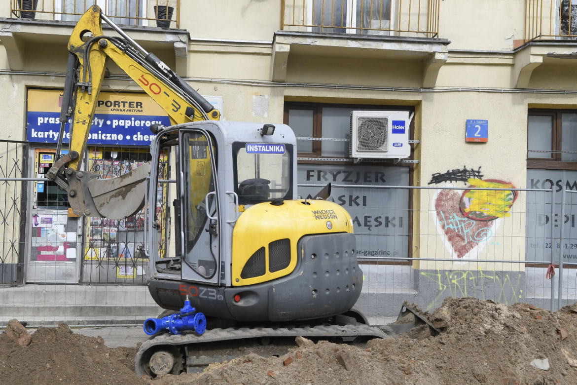 Pięć dni będą bez ogrzewania i ciepłej wody. Mieszkańcy cierpią przez budowę tramwajarzy 