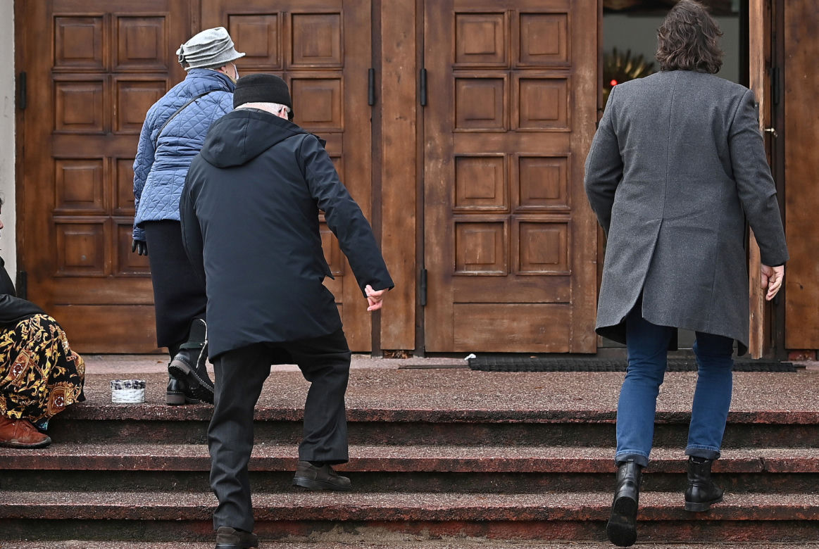 Lech Wałęsa na niedzielnej mszy
