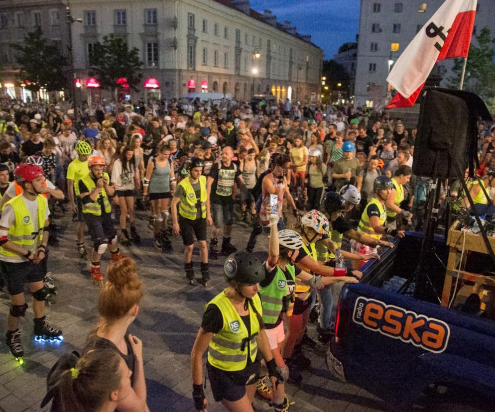Nightskating Warszawa wraca na ulice stolicy. Rolkarze znów przejadą nocą przez miasto