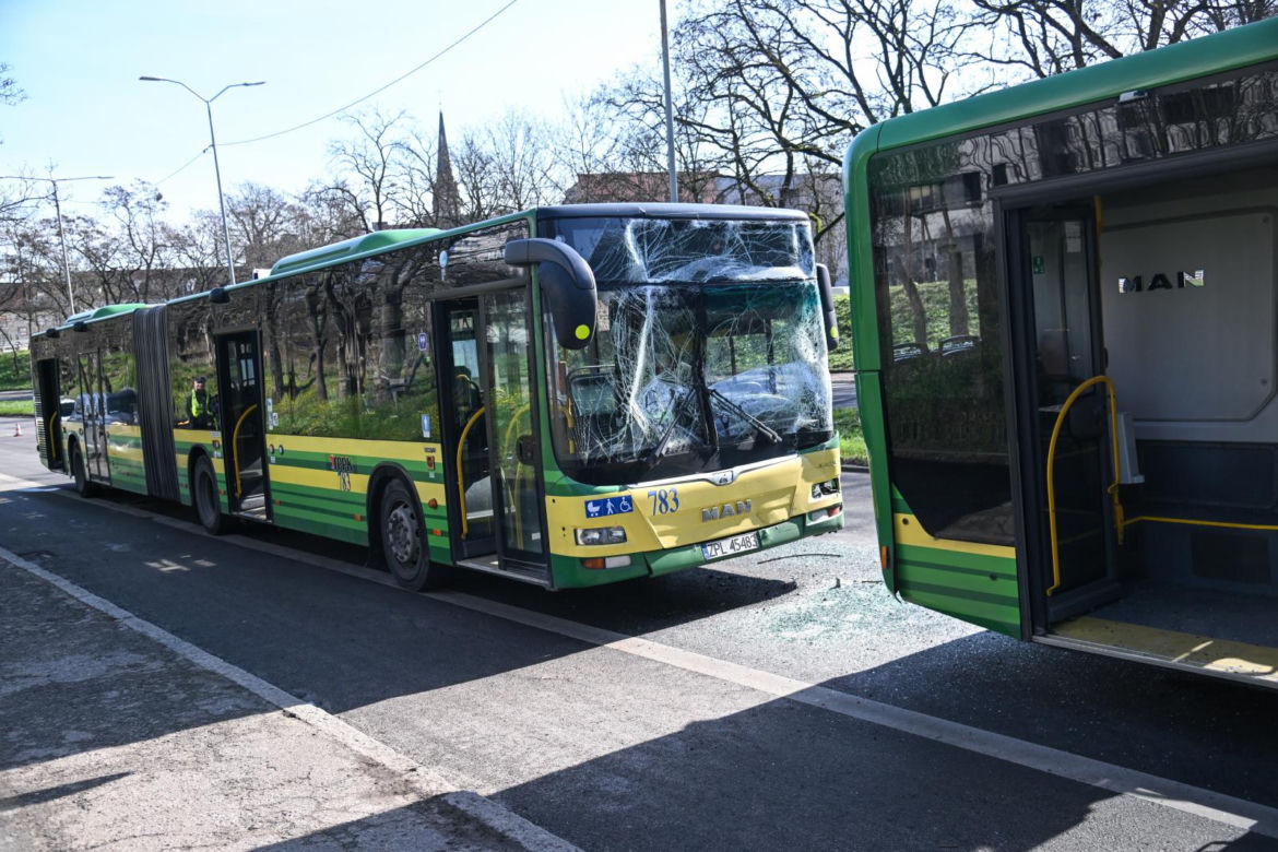 Zderzenie autobusów 