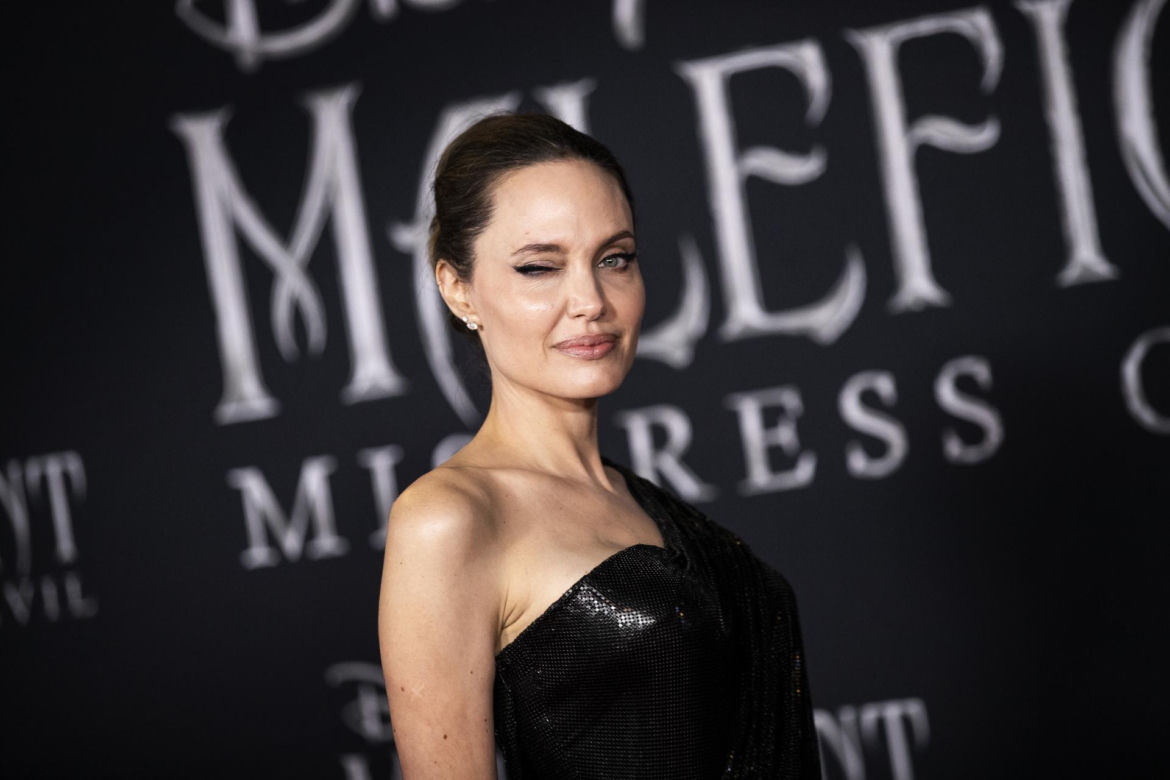 Angelina Jolie kończy 50 lat! Zobacz, jak się zmieniała
