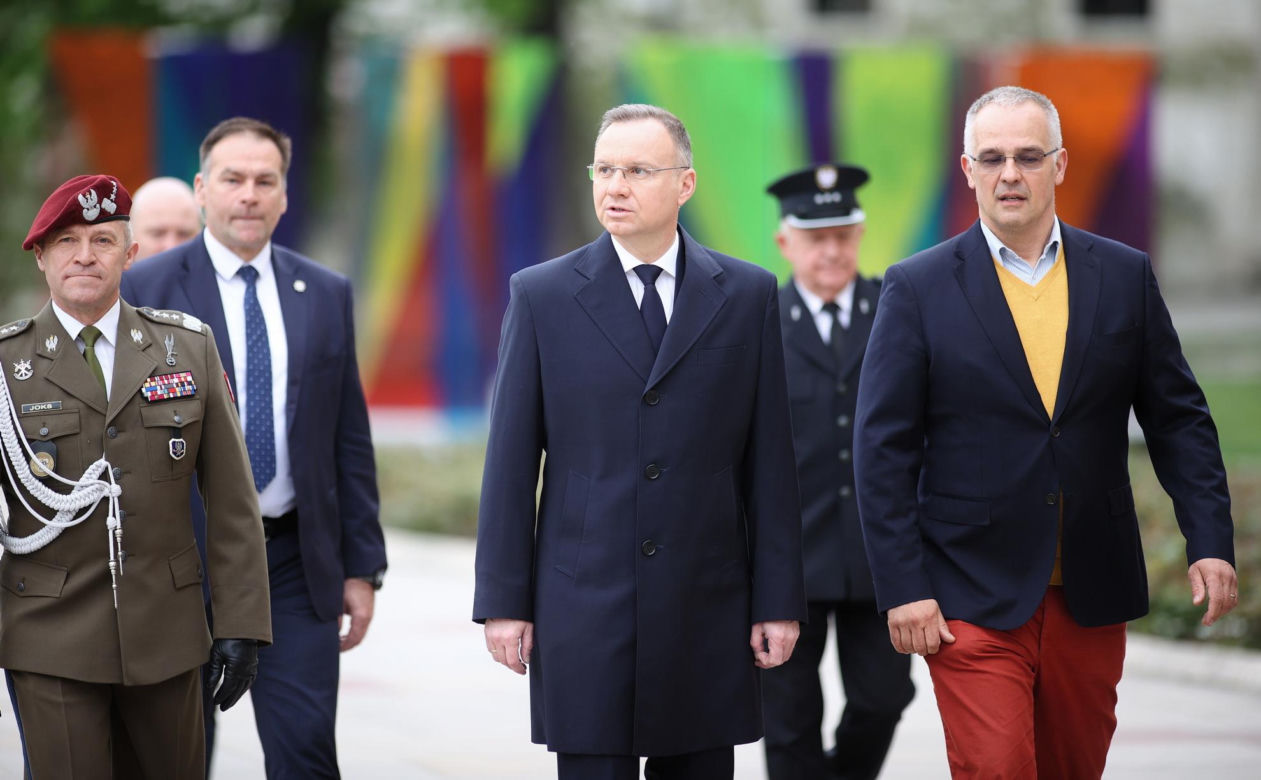Prezydent Duda i Marta Kaczyńska oddali hołd parze prezydenckiej na Wawelu
