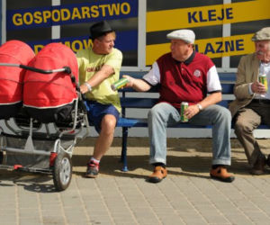 RANCZO 7 sezon. Pietrek (Piotr Pręgowski), Hadziuk (Bogdan Kalus), Stach Japycz (Franciszek Pieczka)