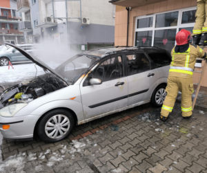 Pożar auta w Lesznie
