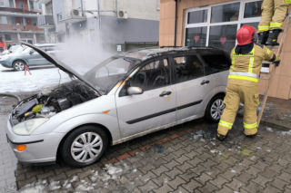 Pożar auta w Lesznie