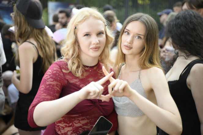 Drugi koncert The Weeknd w Warszawie. Najwierniejsi fani nie przestraszyli się morderczego upału. Znajdź się na zdjęciach