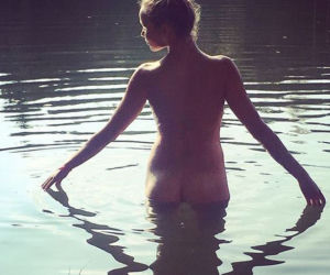 Weronika Książkiewicz w bikini - galeria