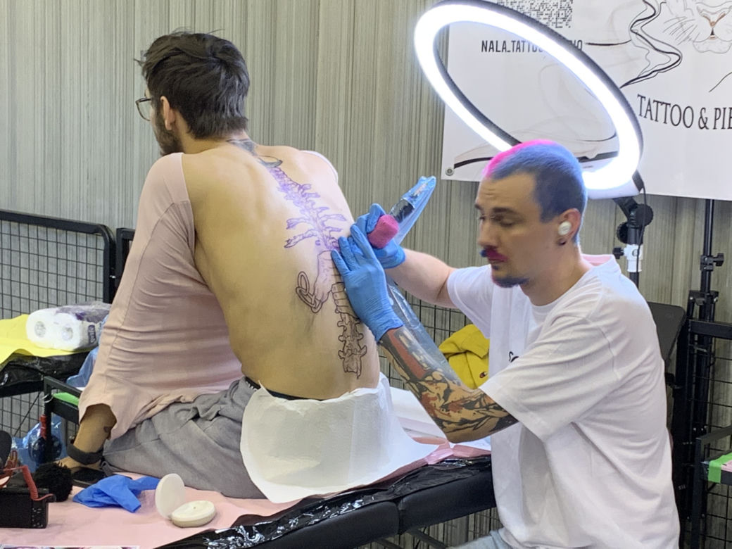 Tattoo Konwent Katowice 2022. Tatuatorzy tworzą piękne tatuaże