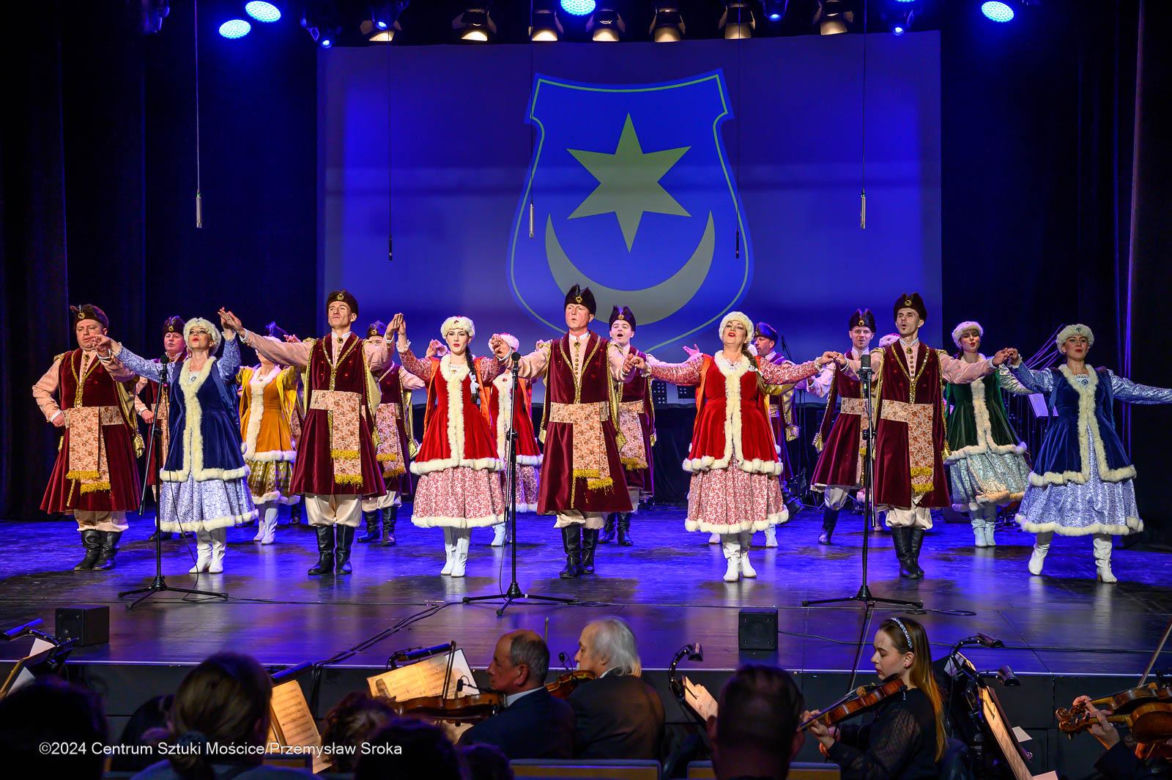 Koncert wielkanocny Zespołu Pieśni i Tańca Świerczkowiacy w Centrum Sztuki Mościce