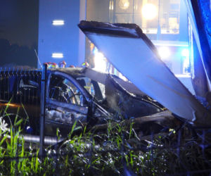 Groźny wypadek w Warszawie. Autem wjechał w stację paliw