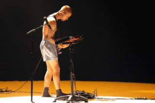 Justin Bieber na scenie Grammy 2026