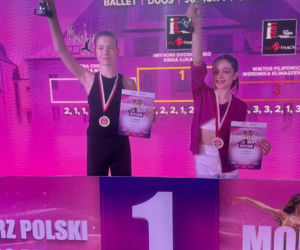 Uczniowie Niepublicznej Szkoły Sztuki Tańca Caro Dance w Siedlcach odnieśli spektakularny sukces, zdobywając łącznie kilkanaście medali podczas pierwszych ogólnopolskich turniejów tanecznych