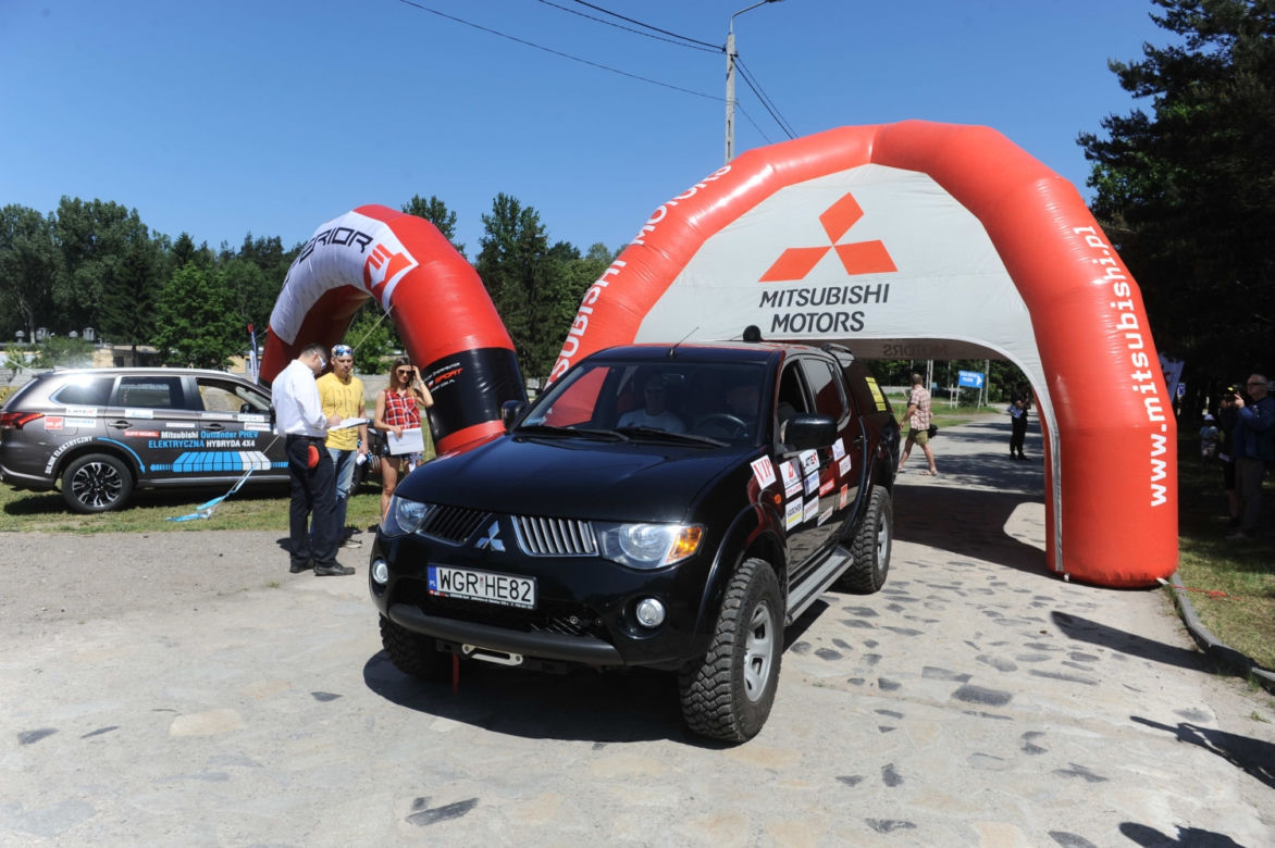 VIP CROSS 2016: polskie gwiazdy w terenówkach Mitsubishi