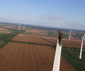 Piorun uderzył w elektrownię wiatrową w Ciołkowie