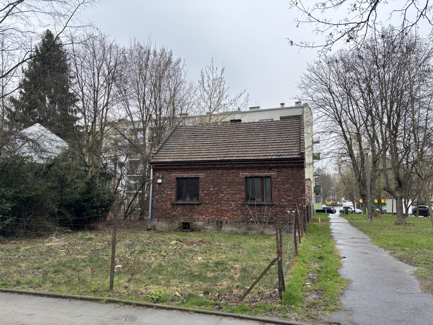 Dom na Osiedlu Kolorowym 37 w Krakowie