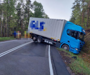 Za kierownicą auta siedział 20-latek, który tuż po zdarzeniu został przetransportowany do szpitala