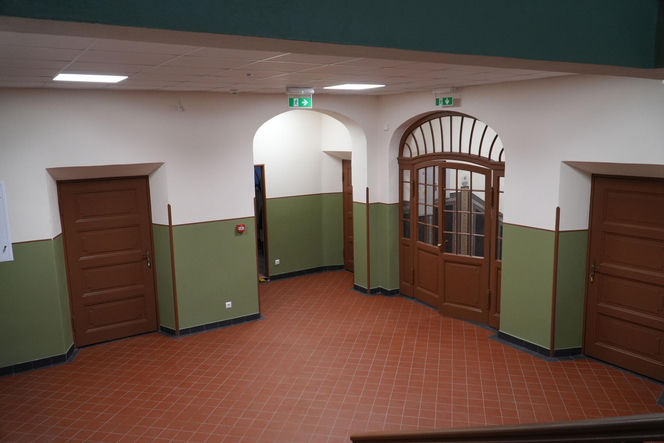 Ta zabytkowa szkoła ma ponad 100 lat. Po latach starań odzyskała blask