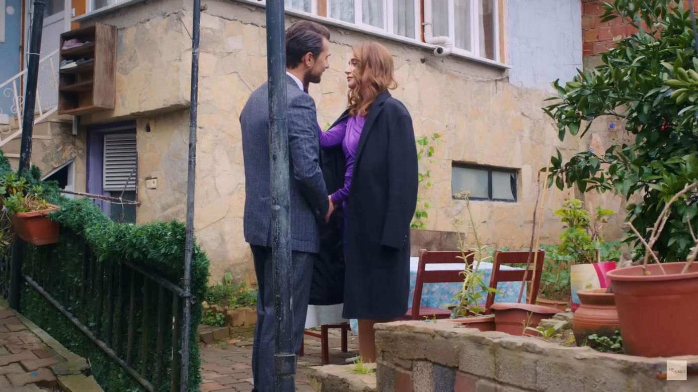 Handan zaatakuje Elif – uśpi ją i uprowadzi