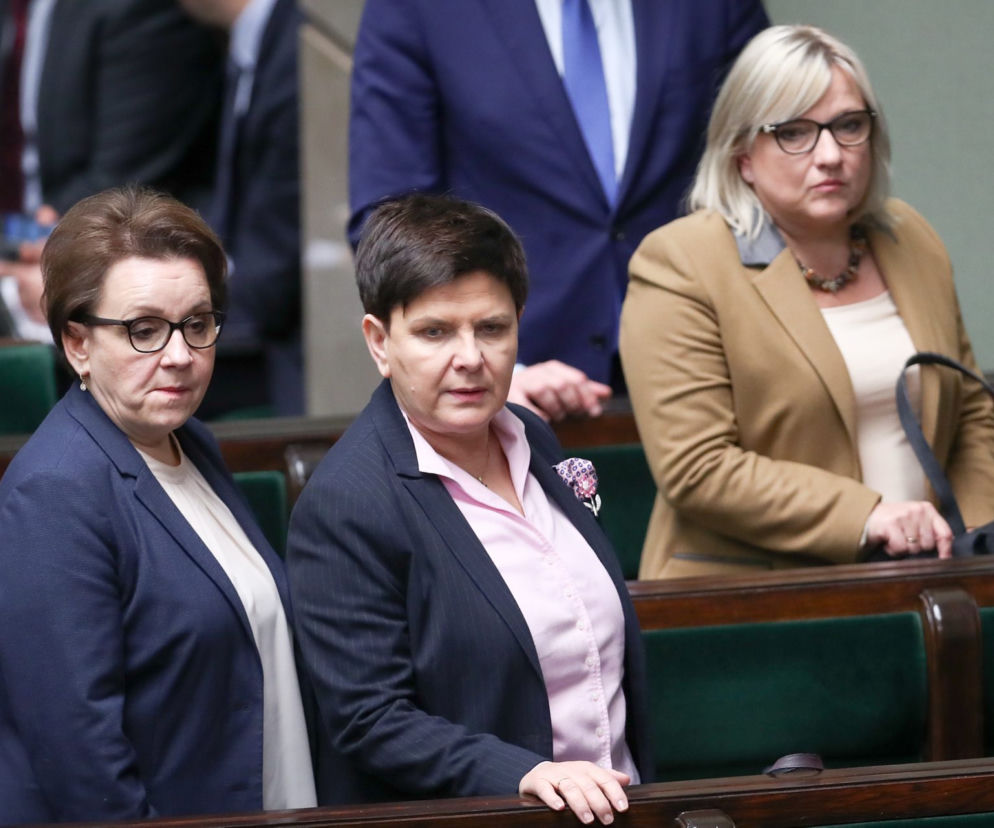 Ministrowie powinni odejść z rządu przed wyborami