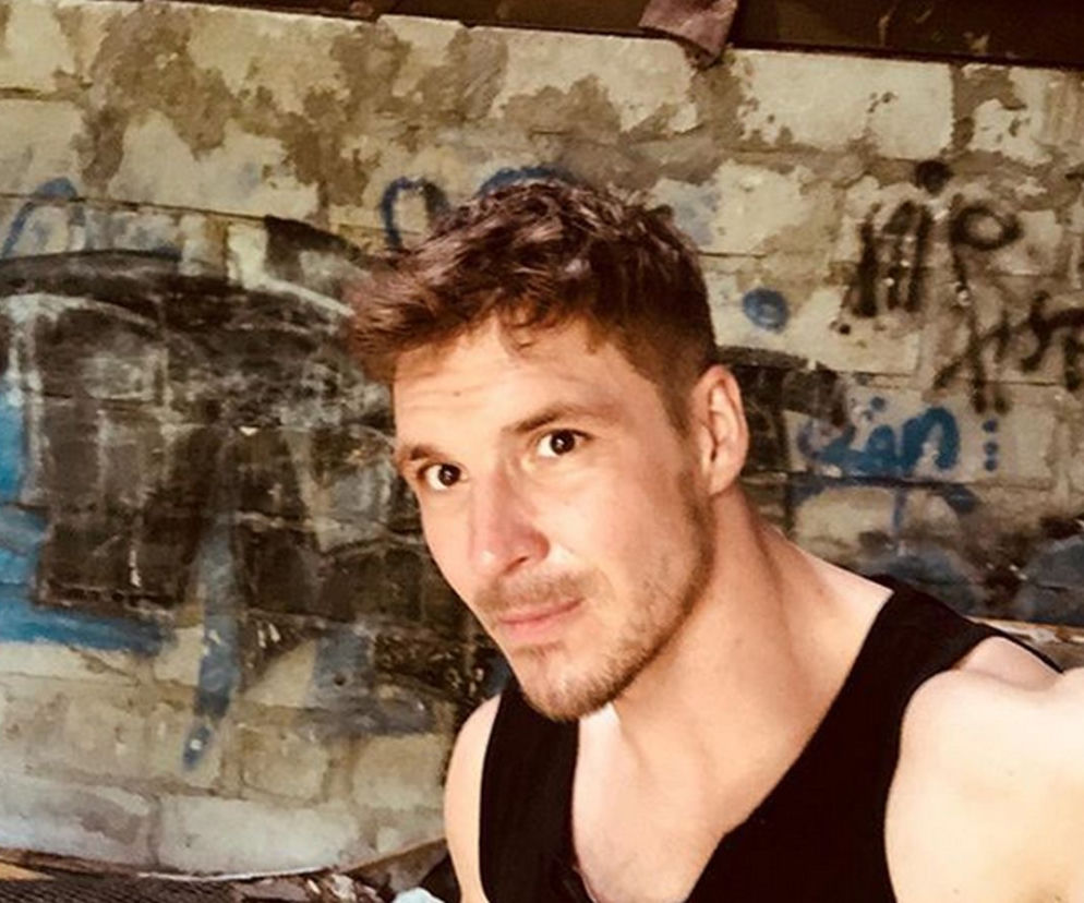 M jak miłość. Mikołaj Roznerski zdradził wstydliwą tajemnicę z młodości! Tego nikt o nim nie wiedział - ZDJĘCIE