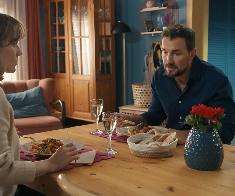 Barwy szczęścia odc. 3346. Renata (Anna Mrozowska), Marcin Kodur (Oskar Stoczyński)