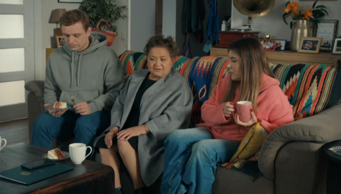 Barwy szczęścia, odc. 3336. Agata (Natalia Zambrzycka), Hubert (Marek Molak), Lucyna Zwierzchowska (Grażyna Zielińska)