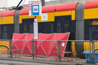 Pasażer zmarł w tramwaju na Ochocie. Na miejscu pracowały służby