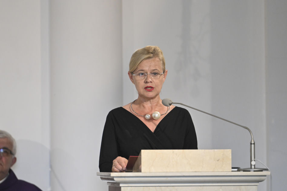Pogrzeb Igi Cembrzyńskiej. Tłum gwiazd oddaje hołd wielkiej artystce
